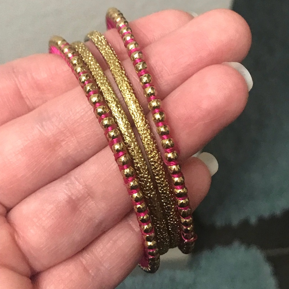 Amrita Singh bangle set